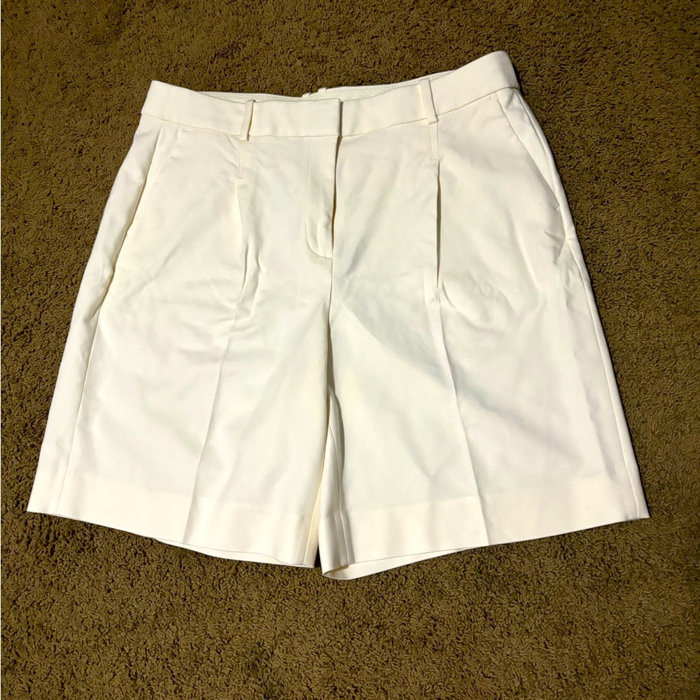 ☀️🍷NWT J Crew Tailored Women’s Shorts in Cream/White